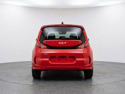 Used 2025 Kia Soul LX w/ LX Technology Package image 7