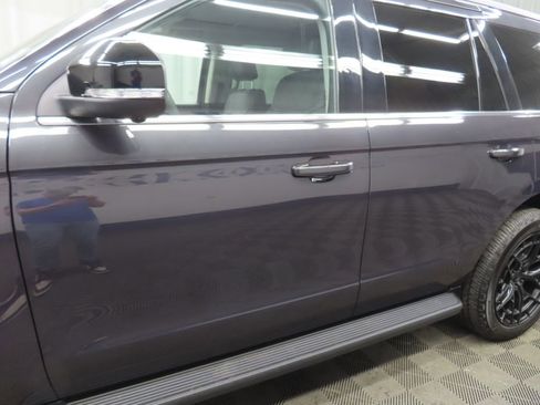Used 2025 Ford Expedition Active AWD/4WD image 65