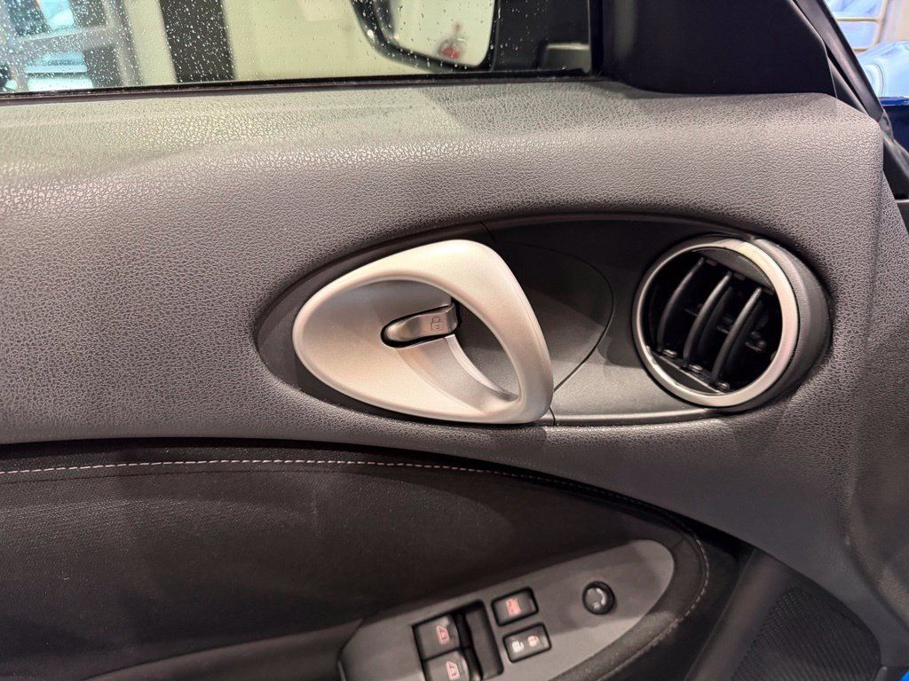 Used 2019 Nissan 370Z Coupe RWD image 28