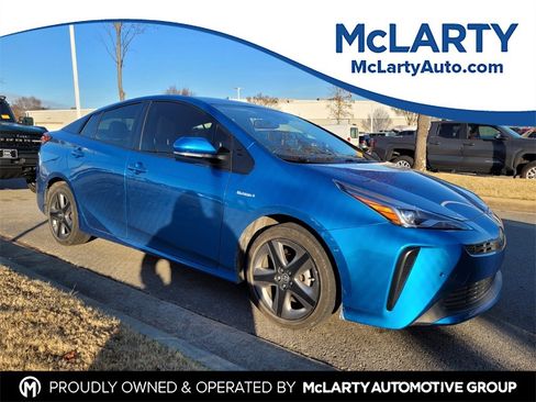 Used 2021 Toyota Prius XLE image 1