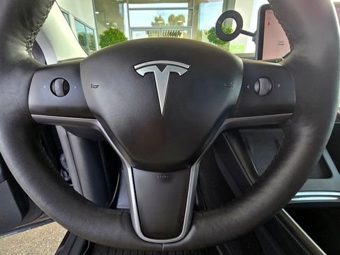 Used 2024 Tesla Model Y Long Range AWD/4WD image 15
