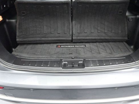 Used 2022 Mitsubishi Outlander SE image 9