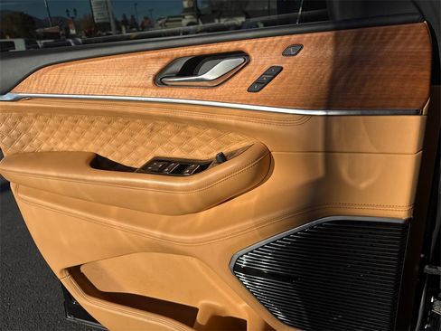 Used 2023 Jeep Grand Cherokee Summit image 11