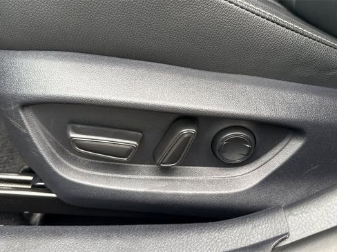 Used 2025 Toyota Camry SE image 18