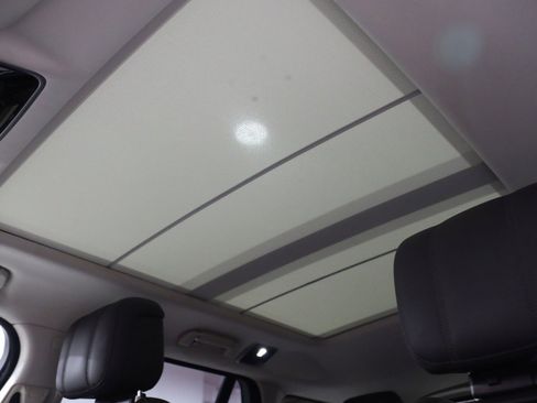 Used 2019 Land Rover Range Rover HSE image 65