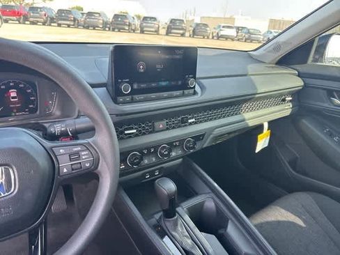 Used 2025 Honda Accord SE image 18