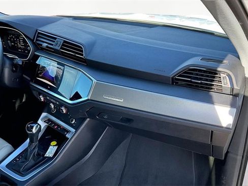 Used 2024 Audi Q3 2.0T Premium w/ Convenience Package image 16