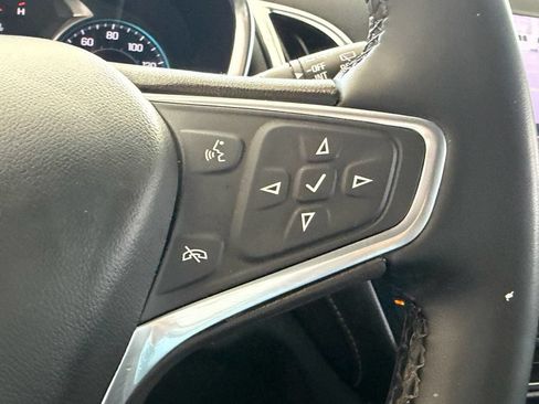 Used 2023 Chevrolet Equinox Premier FWD image 24