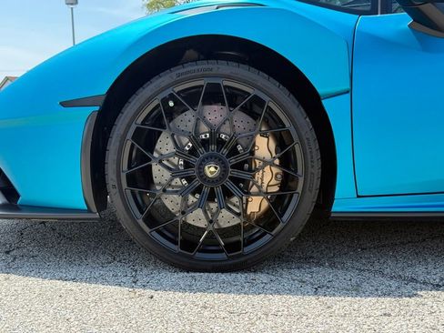Used 2022 Lamborghini Huracan STO RWD image 2