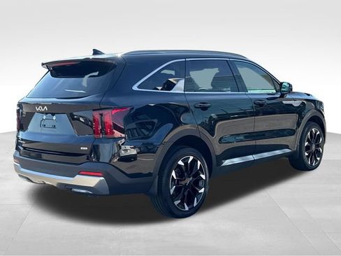 Certified 2026 Kia Sorento EX AWD/4WD image 5
