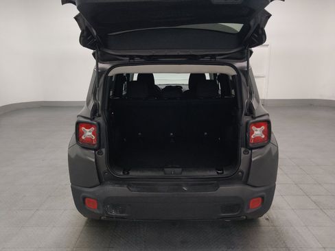Used 2018 Jeep Renegade Altitude FWD image 29