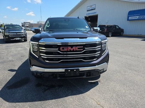 Used 2023 GMC Sierra 1500 SLT w/ SLT Premium Package AWD/4WD image 8