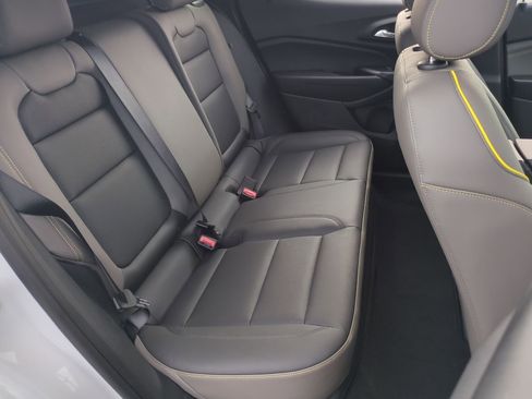 New 2026 Chevrolet Trax ACTIV w/ Sunroof Package FWD image 25