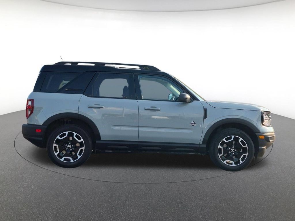 Used 2022 Ford Bronco Sport Outer Banks w/ Tech Package AWD/4WD image 4