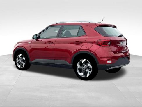 New 2025 Hyundai Venue SEL image 4