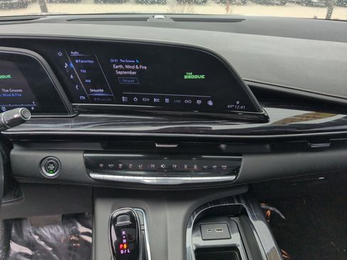 Used 2022 Cadillac Escalade ESV Sport w/ Touring Package image 16