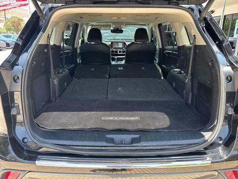 Used 2020 Toyota Highlander Limited FWD image 12