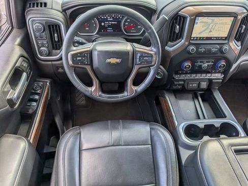 Used 2021 Chevrolet Silverado 1500 High Country w/ Technology Package AWD/4WD image 7