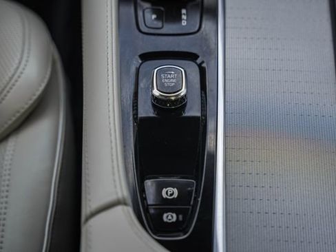 Used 2022 Volvo XC90 T8 R-Design w/ Advanced Package image 24