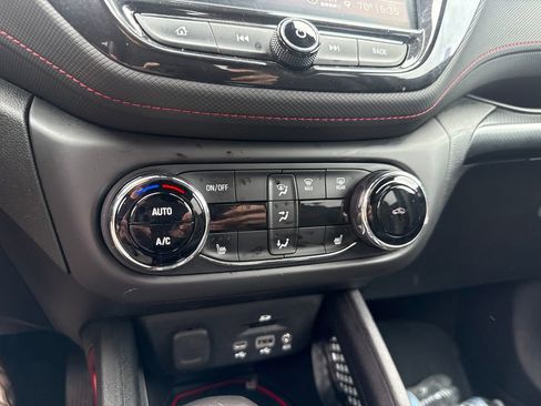 Used 2021 Chevrolet TrailBlazer RS w/ Sun and Liftgate Package image 23