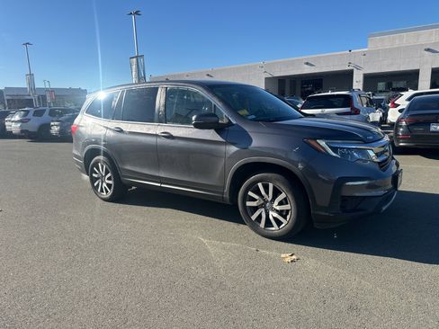 Used 2020 Honda Pilot EX image 2