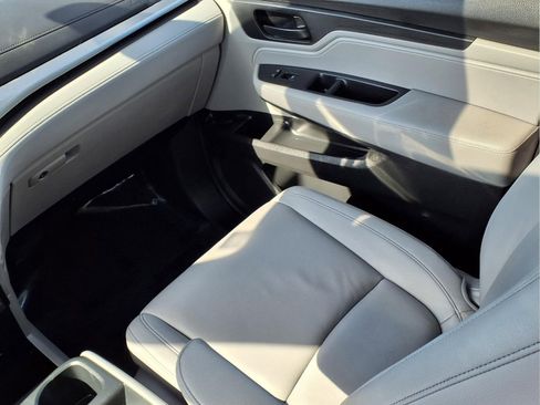 Used 2023 Honda Odyssey EX-L image 17