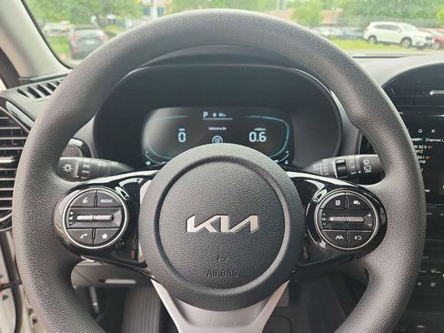 Used 2024 Kia Soul S FWD image 18