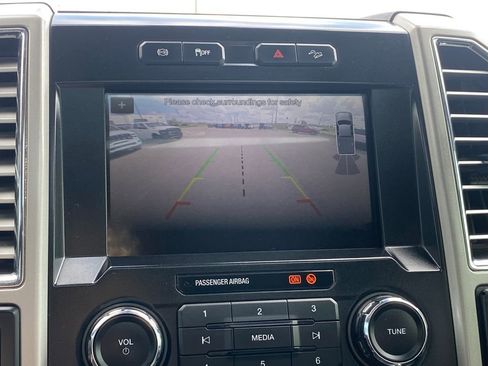 Used 2017 Ford F250 Lariat w/ Lariat Ultimate Package AWD/4WD image 12