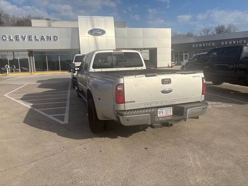 Used 2010 Ford F350 Lariat image 5