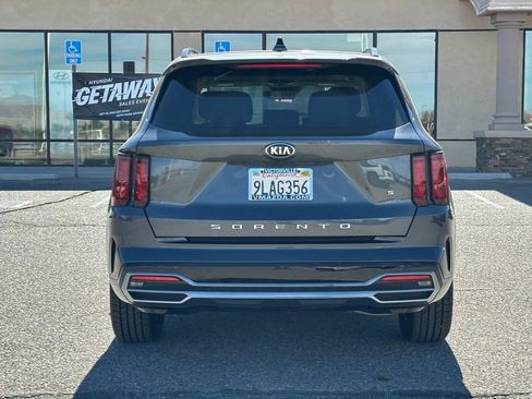Used 2021 Kia Sorento S w/ Panoramic Sunroof Package image 5
