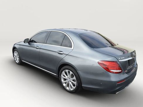 Used 2017 Mercedes-Benz E 300 4MATIC image 4