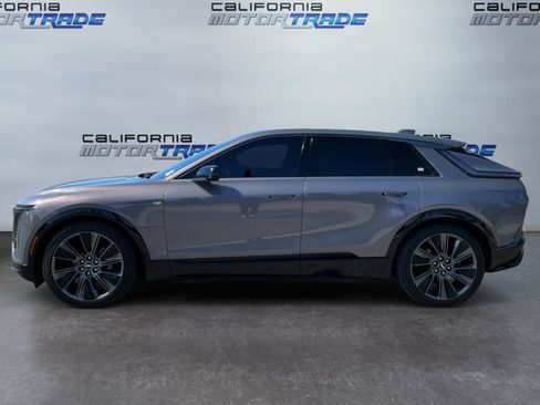 Used 2024 Cadillac Lyriq Sport AWD/4WD image 8
