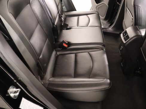 Used 2024 GMC Terrain SLT image 13