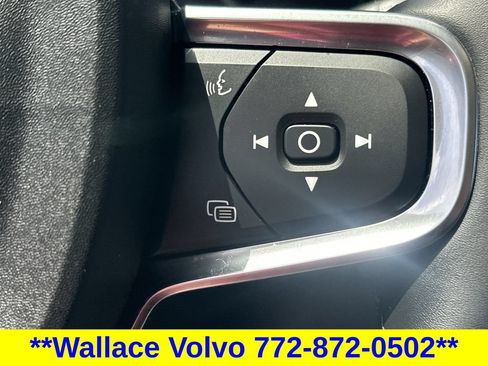 Used 2026 Volvo XC40 B5 Plus AWD/4WD image 19