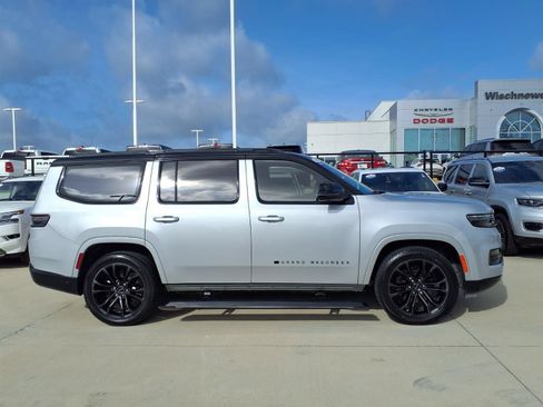Used 2024 Jeep Grand Wagoneer Series II Obsidian w/ Quick Order Packagew 28T AWD/4WD image 5