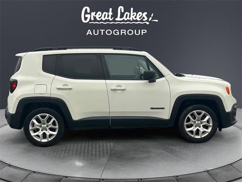 Used 2016 Jeep Renegade Latitude image 6