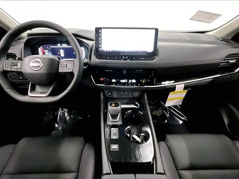 New 2025 Nissan Rogue SL image 5