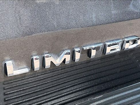 Used 2019 Ford Expedition Limited w/ Equipment Group 301A RWD image 31