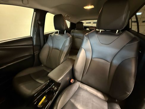 Used 2021 Toyota Prius Prime Limited image 13