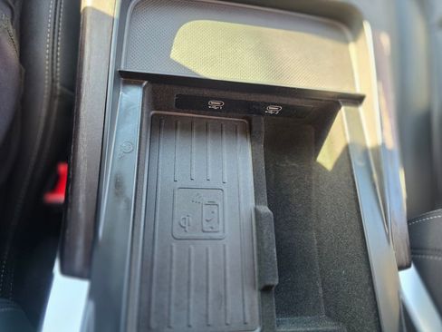 Used 2023 Audi Q8 Premium Plus image 32