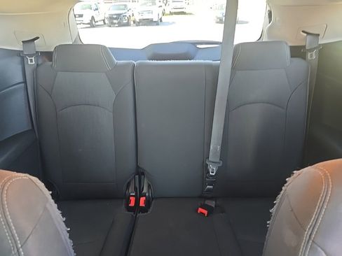 Used 2017 Chevrolet Traverse LT image 18