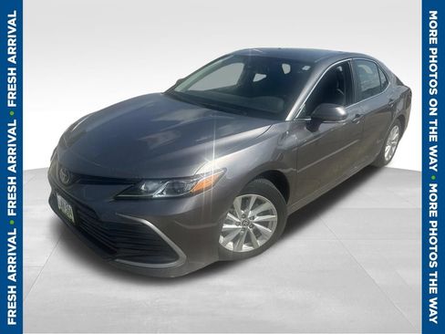Used 2024 Toyota Camry LE w/ Convenience Package FWD image 1