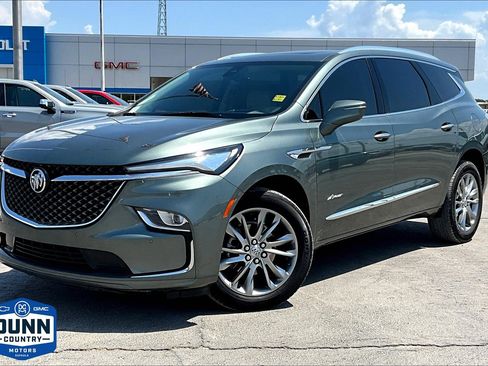 Used 2023 Buick Enclave Avenir image 1