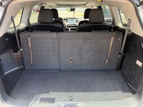 Used 2015 Toyota Highlander Limited Platinum FWD image 7