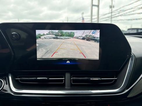 Used 2025 Chevrolet Trax RS FWD image 17