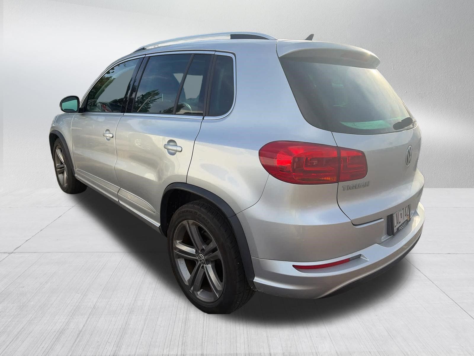 Used 2017 Volkswagen Tiguan Sport AWD/4WD image 10