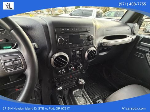 Used 2015 Jeep Wrangler Unlimited Sport w/ Power Convenience Group AWD/4WD image 20