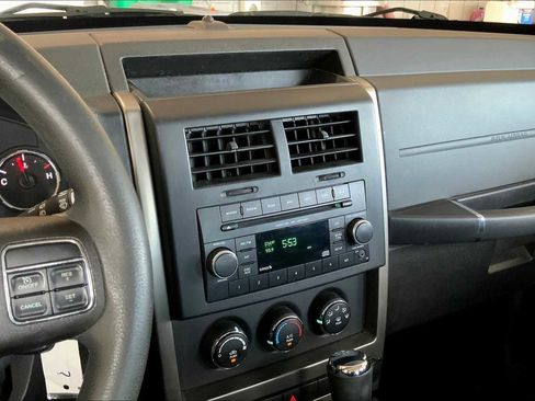 Used 2012 Jeep Liberty Sport image 6
