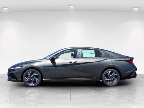 New 2026 Hyundai Elantra Limited FWD image 7
