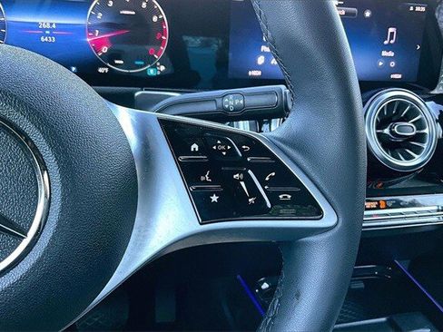 Certified 2025 Mercedes-Benz GLB 250 4MATIC image 15